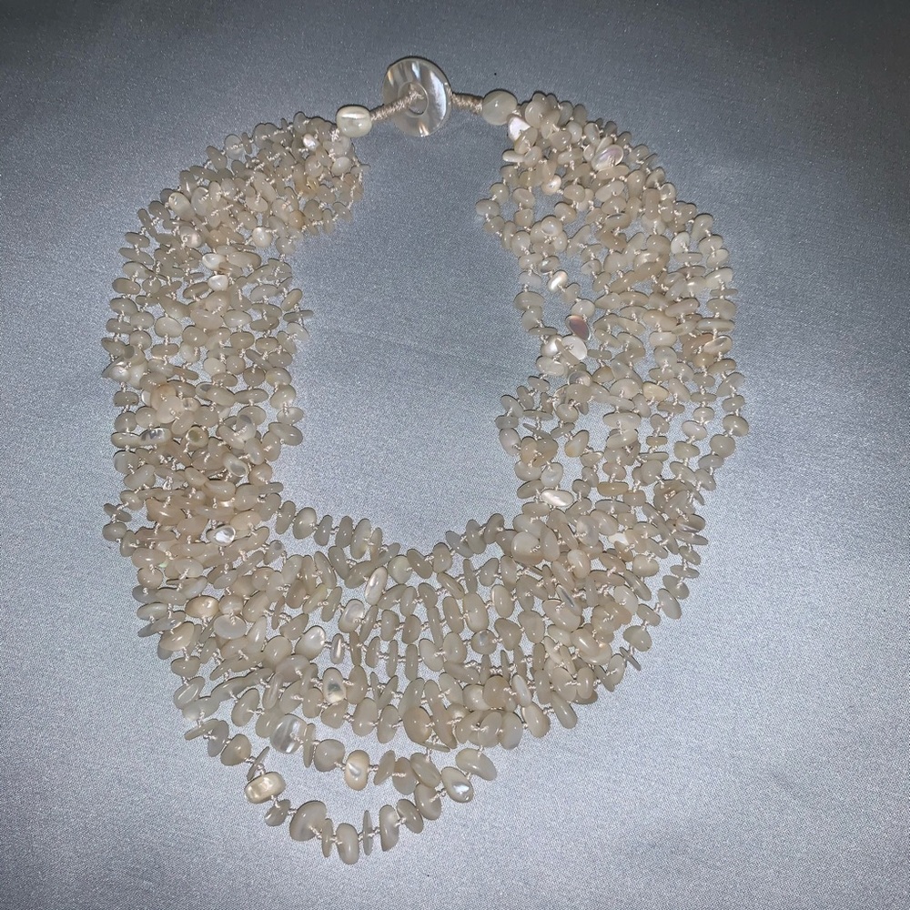 Beautiful Mother of pearls necklace!